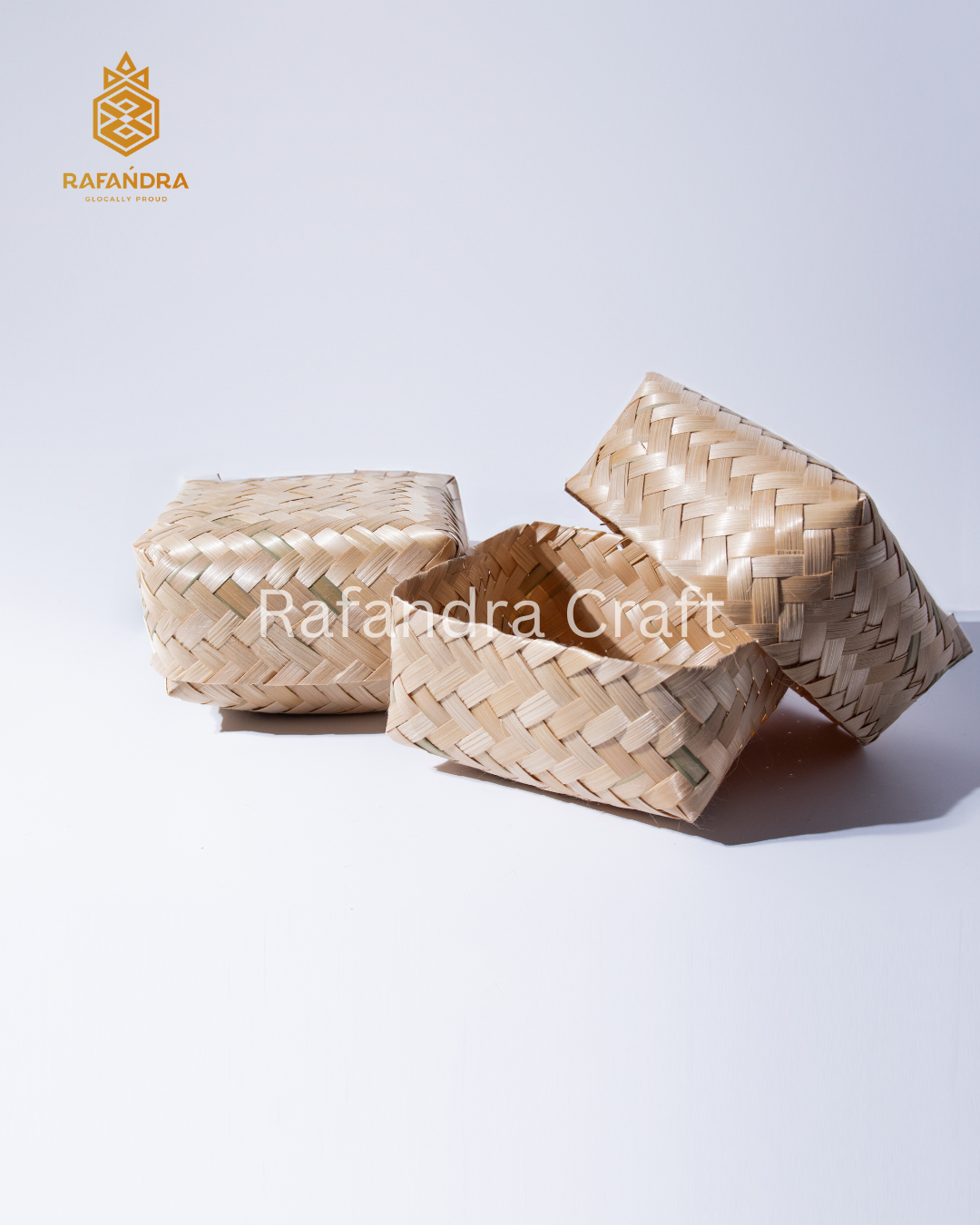 Covered Square Basket of Plaited Bamboo 15X15 (PK-KM5)